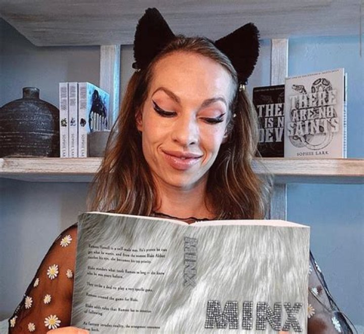 Is Sophie Lark Transgender | What Is Her Sexuality